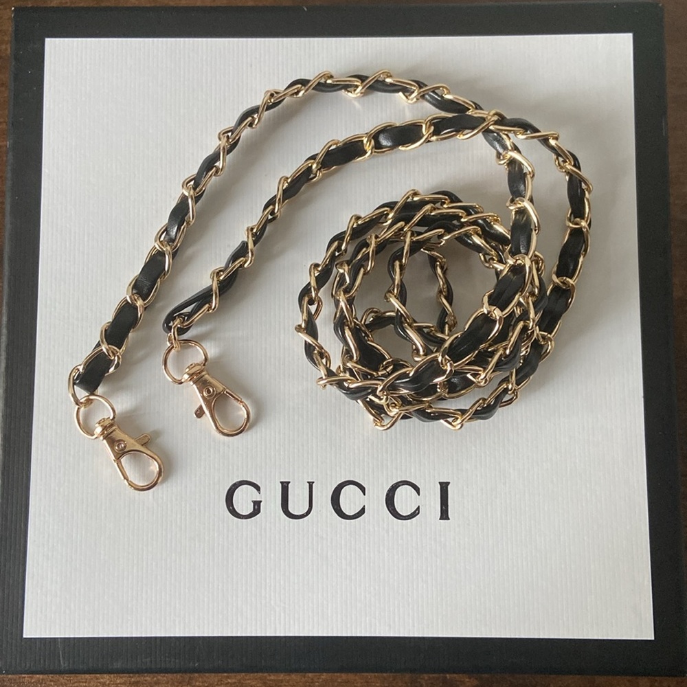 NWT 47” Black and Gold Chain Strap
